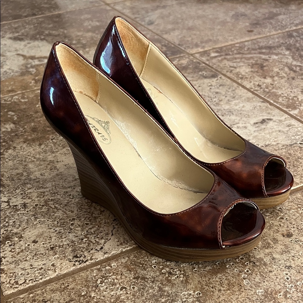 Max Rave Brown Peep-Toe Wedges
